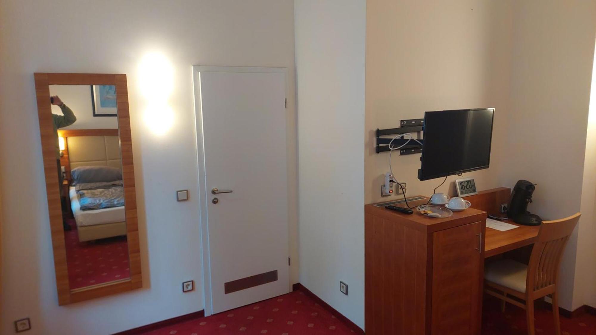 Die Villa, Zimmer 26, Dz Leverkusen Dış mekan fotoğraf