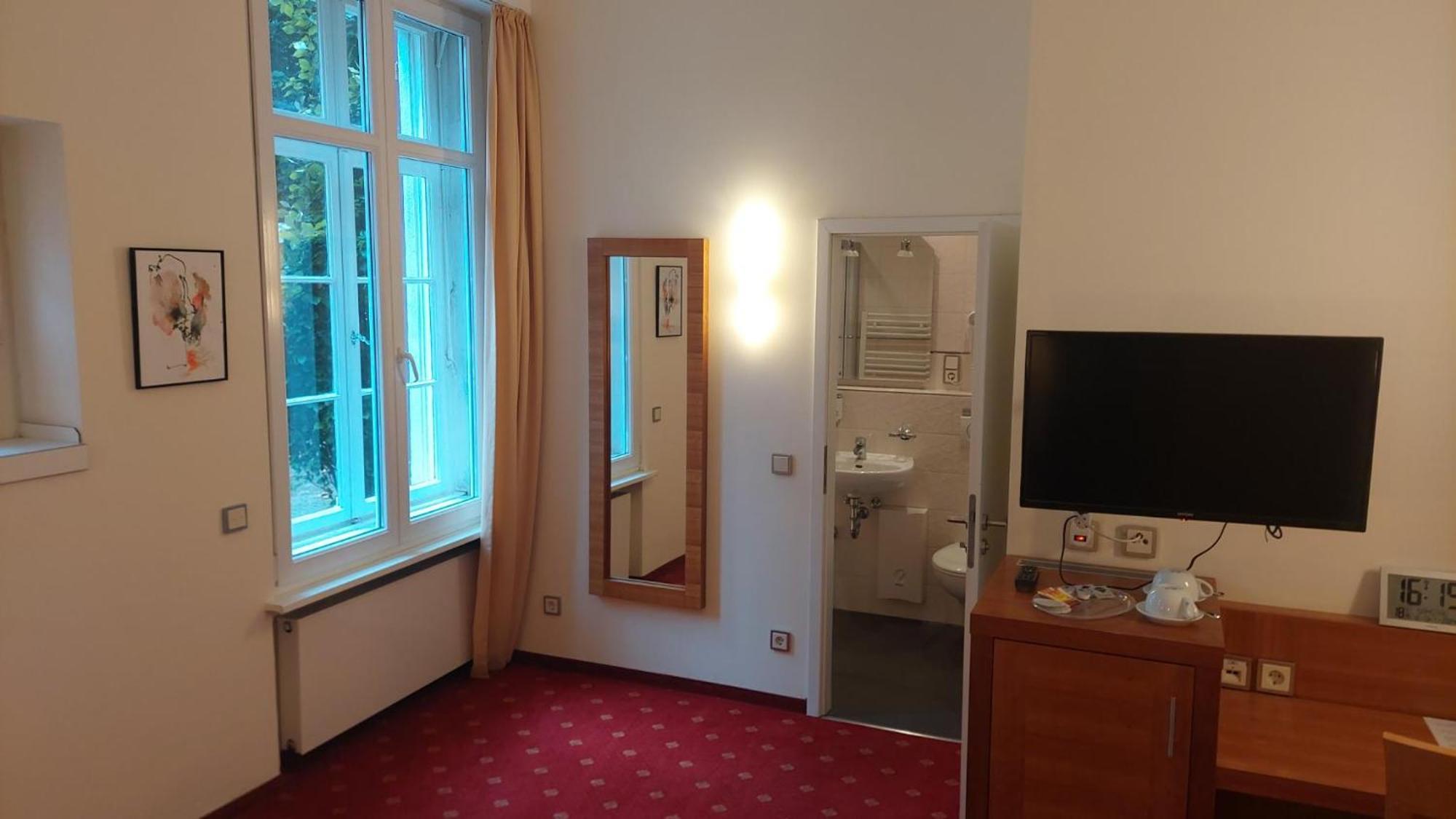 Die Villa, Zimmer 26, Dz Leverkusen Dış mekan fotoğraf